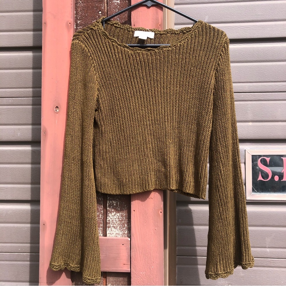 forever 21 army green crop bell sleeve sweater medium